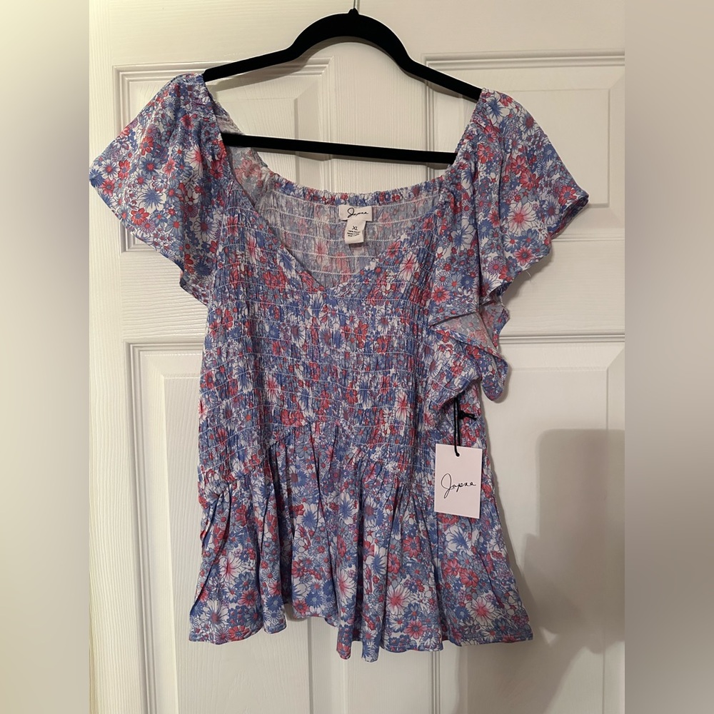 Cute women blouse never worn - Picture 2 of 4